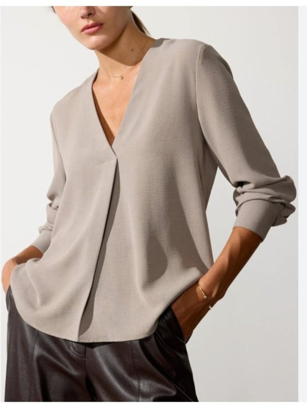 Brochu‎ Walker Elena Blouse Womens Medium Taupe Deep V Neck Crepe